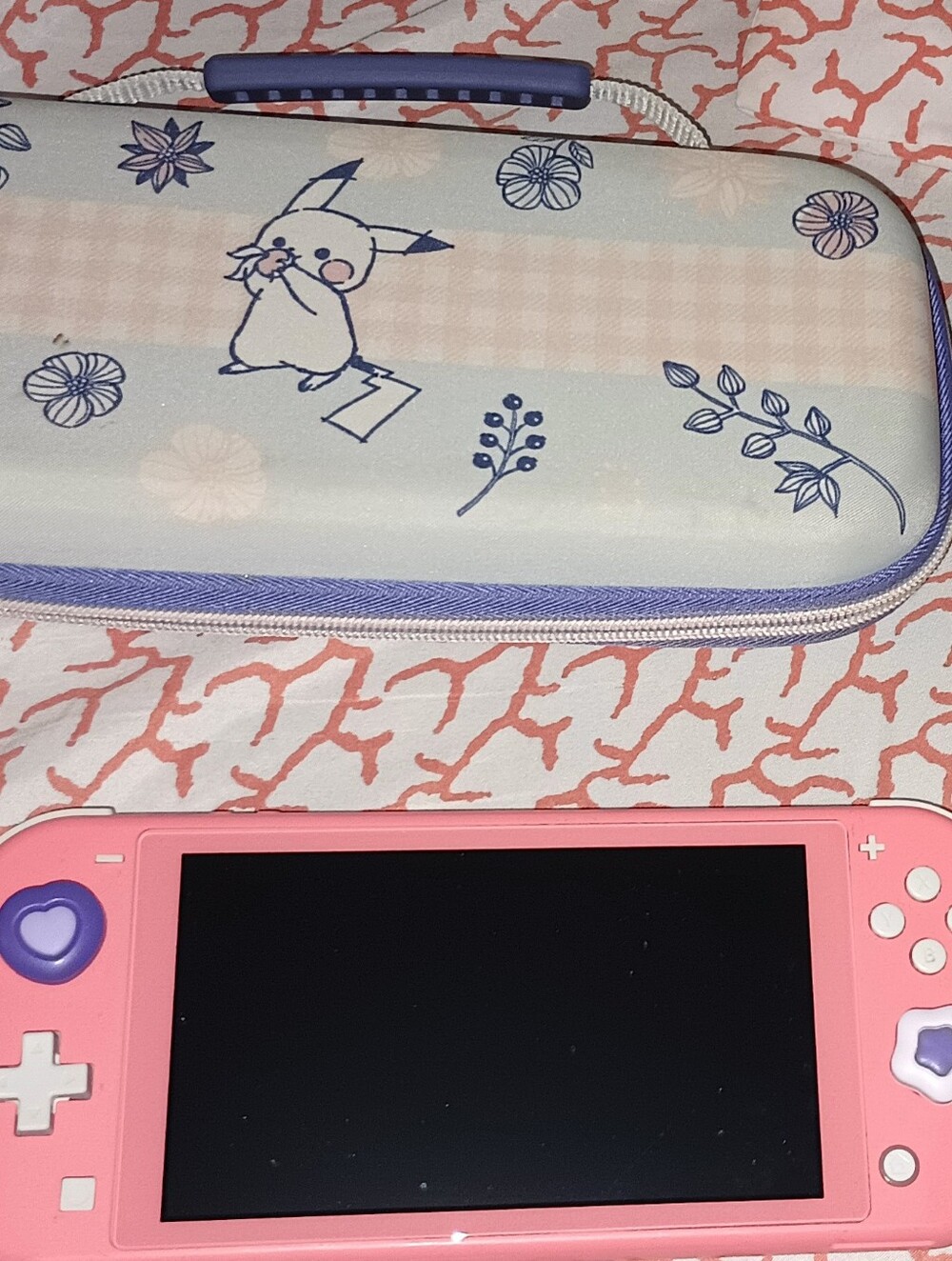Nintendo Switch Lite And Luigi's Mansion 3